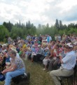 И стар, и млад собрались на юбилей родной деревни.