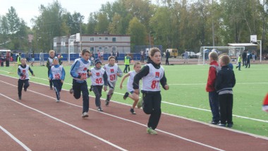 Легко и быстро бежится по новой дорожке.