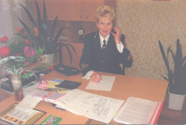 Лидия Федоровна Пономарева охраняет и защищает лес от лесных пожаров и нарушителей.