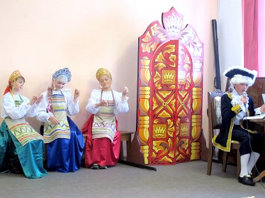 Непобедимая Фелистата со своими сестрами. фото автора. «усольская газета»