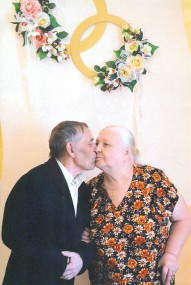 Николай Александпрович и Вера Степановна – снова жених и невеста!  Фото из семейного архива Лоскутовыхх. «усольская газета»