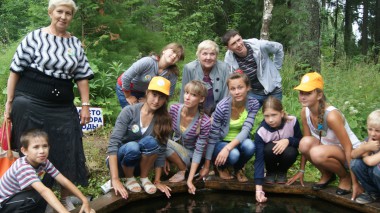 Орлинские школьники внесли свой вклад в восстановление родников родного края.