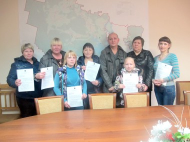 Первые многодетные семьи Усольского района получили постановления на земельные участки. фото автора. «усольская газета»