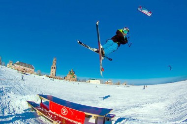 Полеты на кайтах захватывают дух. Фото с официального сайта «Строгановская миля». «усольская газета»