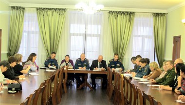 В диалоге с властями и военными структурами многие вопросы становятся более компетентными. фото автора. «усольская газета»