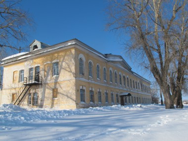 В этой школе выучилось не одно поколение.