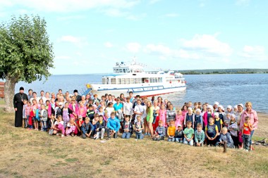 Воспитанники воскресных школ побывали на Таманской святыне – в храме Петра и Павла.  фото предоставлено воскресной школой «Родничок». «усольская газета»