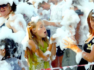 «Пенная вечеринка» в разгаре.  Фото: алексей мельников. «усольская газета»