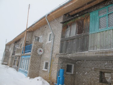 Многоквартирные дома с. Пыскор отремонтированы благодаря Федеральной программе. Фото: ольга юшкова. «усольская газета»