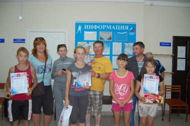 Участники семейных стартов довольны праздником и рады наградам.